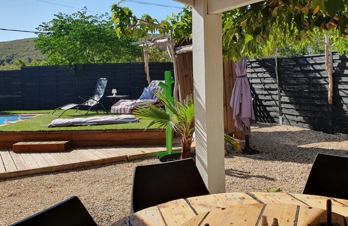 jolie maison de plain-pied *piscine bois semi-enterrée * sec — photo 2