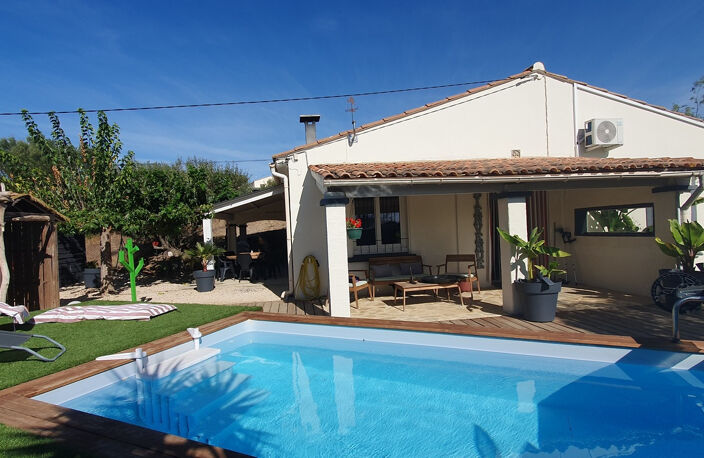 jolie maison de plain-pied *piscine bois semi-enterrée * sec — photo 3