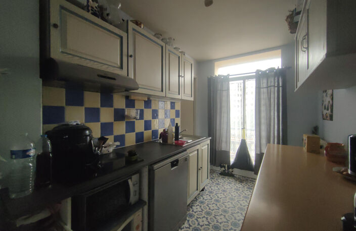 PLEIN CENTRE VILLE, APPARTEMENT  RENOVE DE 80 M2 HAB AVEC GR — photo 2