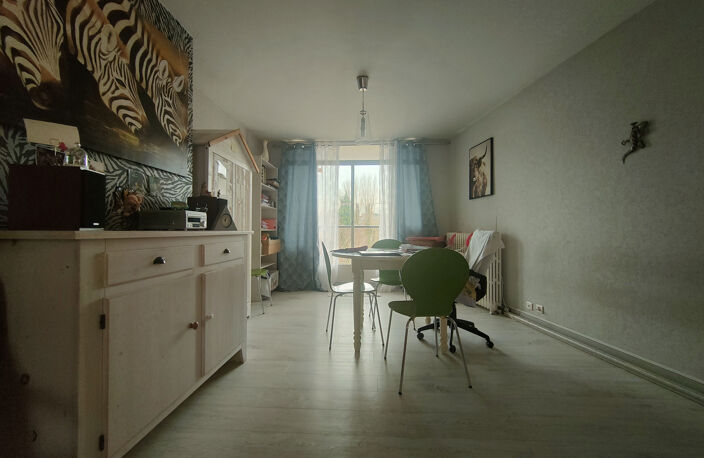 PLEIN CENTRE VILLE, APPARTEMENT  RENOVE DE 80 M2 HAB AVEC GR — photo 3