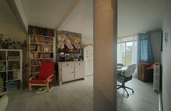 PLEIN CENTRE VILLE, APPARTEMENT  RENOVE DE 80 M2 HAB AVEC GR — photo 5