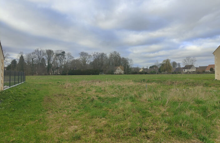 Très beau Terrain à bâtir de 837 m2 plat et clos sur deux co — photo 2