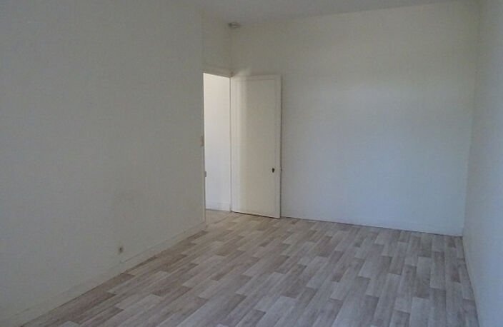 Appartement  F2 en RDC - Centre ville — photo 4