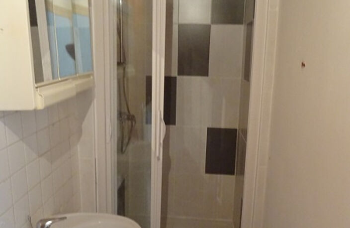 Appartement  F2 en RDC - Centre ville — photo 5