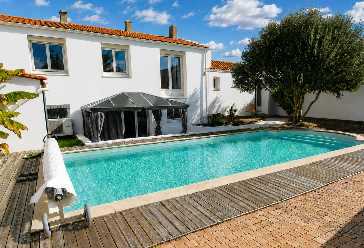 Maison avec Piscine  — photo 1
