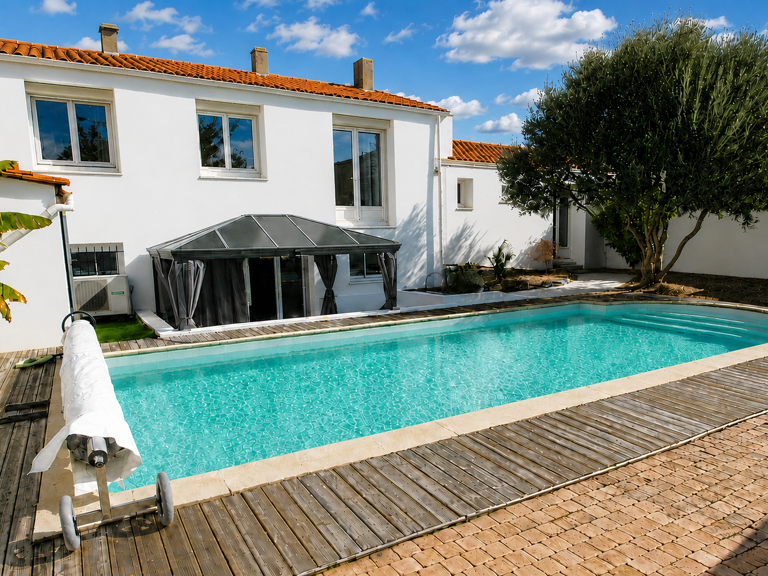 Maison avec Piscine  — photo 1
