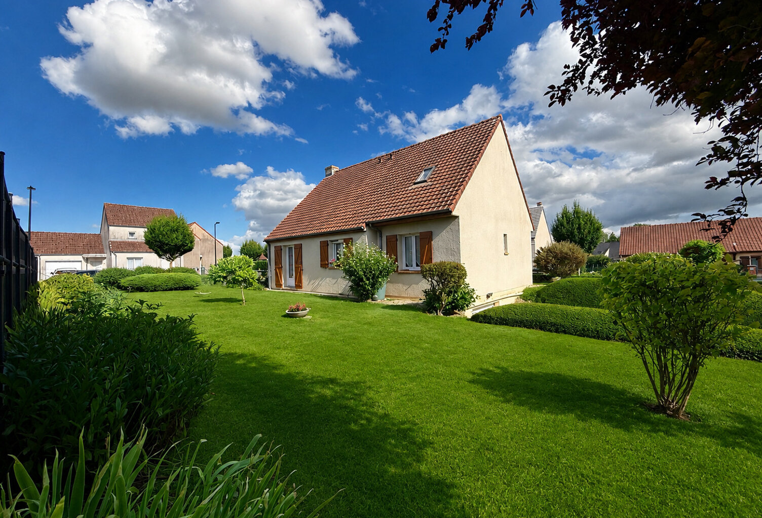 NESLE  - PAVILLON INDIVIDUEL ELEVEE SUR SOUS SOL COMPLET - 4 — photo 1