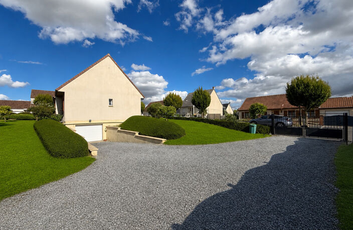 NESLE  - PAVILLON INDIVIDUEL ELEVEE SUR SOUS SOL COMPLET - 4 — photo 3