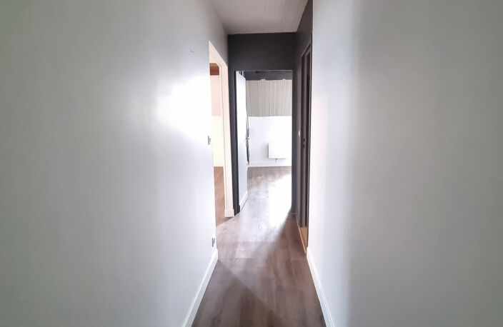 T3 rénové de 83 m2   Dernier étage — photo 5