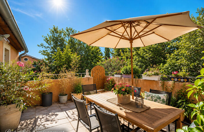 HAUT DE VILLA lumineux avec terrasse de 21 m² , à quelques minutes du centre ville. — photo 2