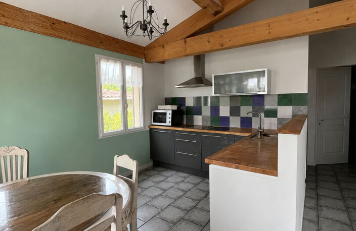 HAUT DE VILLA lumineux avec terrasse de 21 m² , à quelques minutes du centre ville. — photo 4