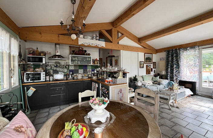 HAUT DE VILLA lumineux avec terrasse de 21 m² , à quelques minutes du centre ville. — photo 5