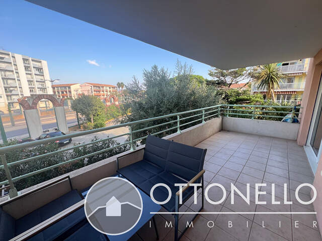 Appartement MEUBLÉ à FRÉJUS - 3 pièces 64 m2 avec terrasse et garage — photo du bien