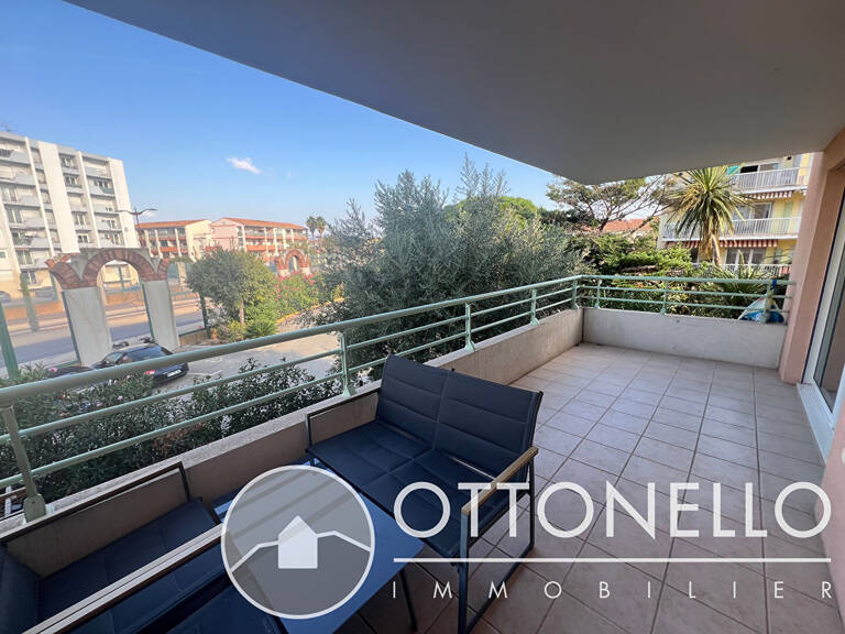 Appartement MEUBLÉ à FRÉJUS - 3 pièces 64 m2 avec terrasse et garage — photo 1