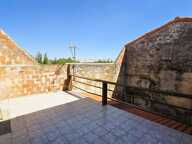 MAISON ATYPIQUE T3bis / GARAGE / TERRASSE / COUR — photo 3