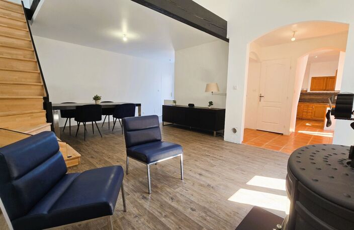 MAISON ATYPIQUE T3bis / GARAGE / TERRASSE / COUR — photo 2