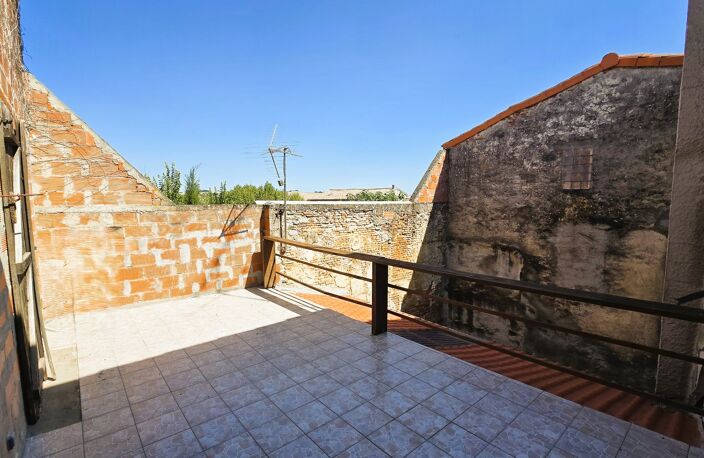 MAISON ATYPIQUE T3bis / GARAGE / TERRASSE / COUR — photo 3