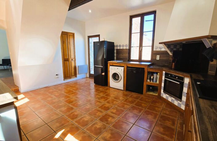 MAISON ATYPIQUE T3bis / GARAGE / TERRASSE / COUR — photo 4