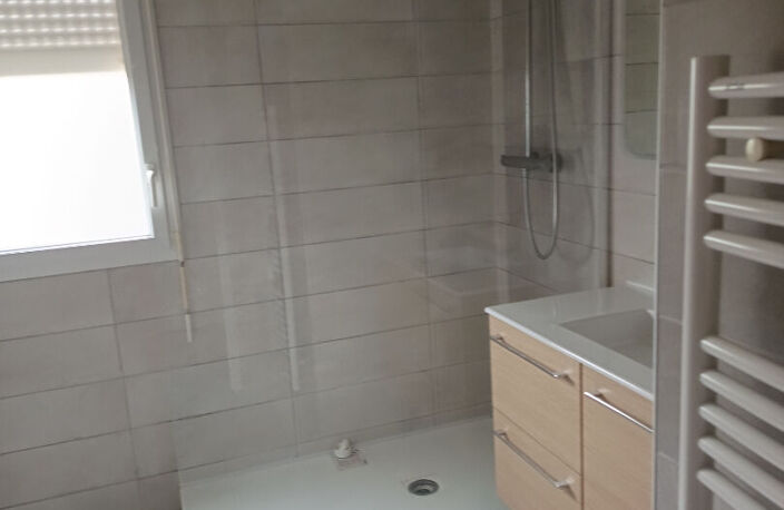 Saint Sulpice : Maison T4 de 79 m² avec garage et jardin — photo 4