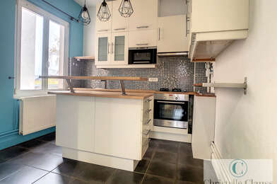 Appartement 3 pièces 651 €