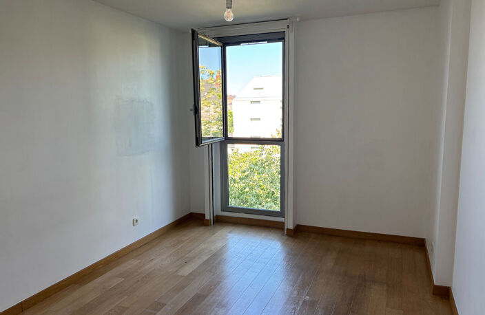 A VENDRE NANTES CENTRE 50 OTAGES SPACIEUX TYPE 2 DANS IMMEUBLE DE STANDING — photo 5