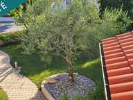 Maison familiale avec vie de plain-pied, double garage et jardin paysagé — photo 2