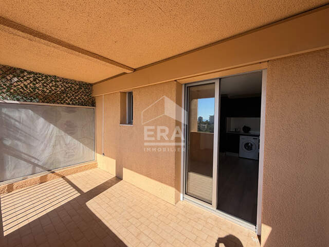 Piscine, vue mer et terrasse profonde pour ce studio coup de coeur — photo du bien
