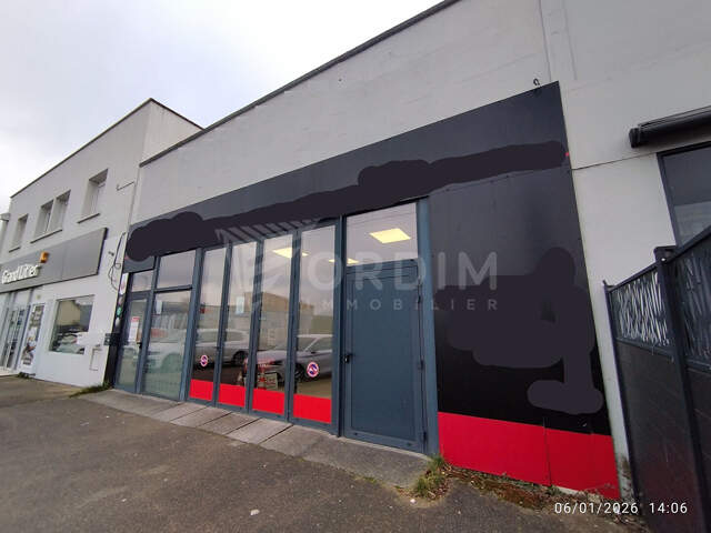 AUXERRE - 39 AV JEAN MERMOZ - LOCAL COMMERCIAL DE 160M² - BELLE VITRINE — photo du bien