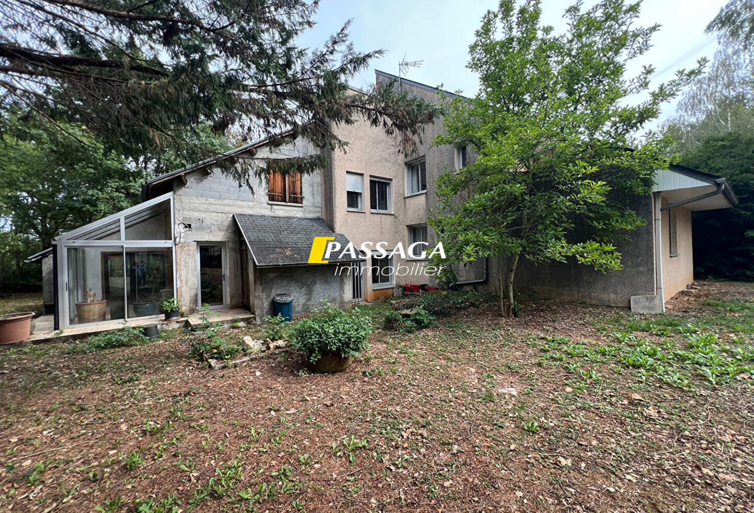 A VENDRE - Maison d'architecte avec dépendances et terrain - MURET LE CHATEAU — photo 1