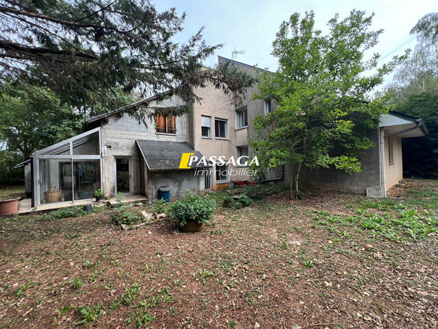 A VENDRE - Maison d'architecte avec dépendances et terrain - MURET LE CHATEAU — photo du bien