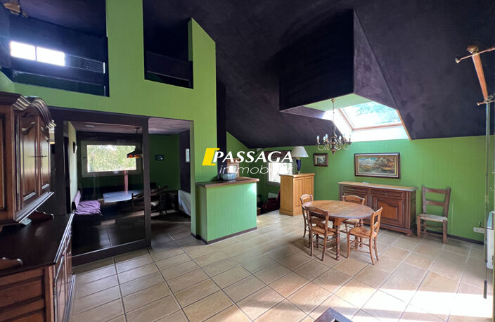 A VENDRE - Maison d'architecte avec dépendances et terrain - MURET LE CHATEAU — photo 4