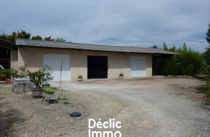 MAISON CHARENTAISE AVEC DEPENDANCES A COLOMBIERS — photo 5