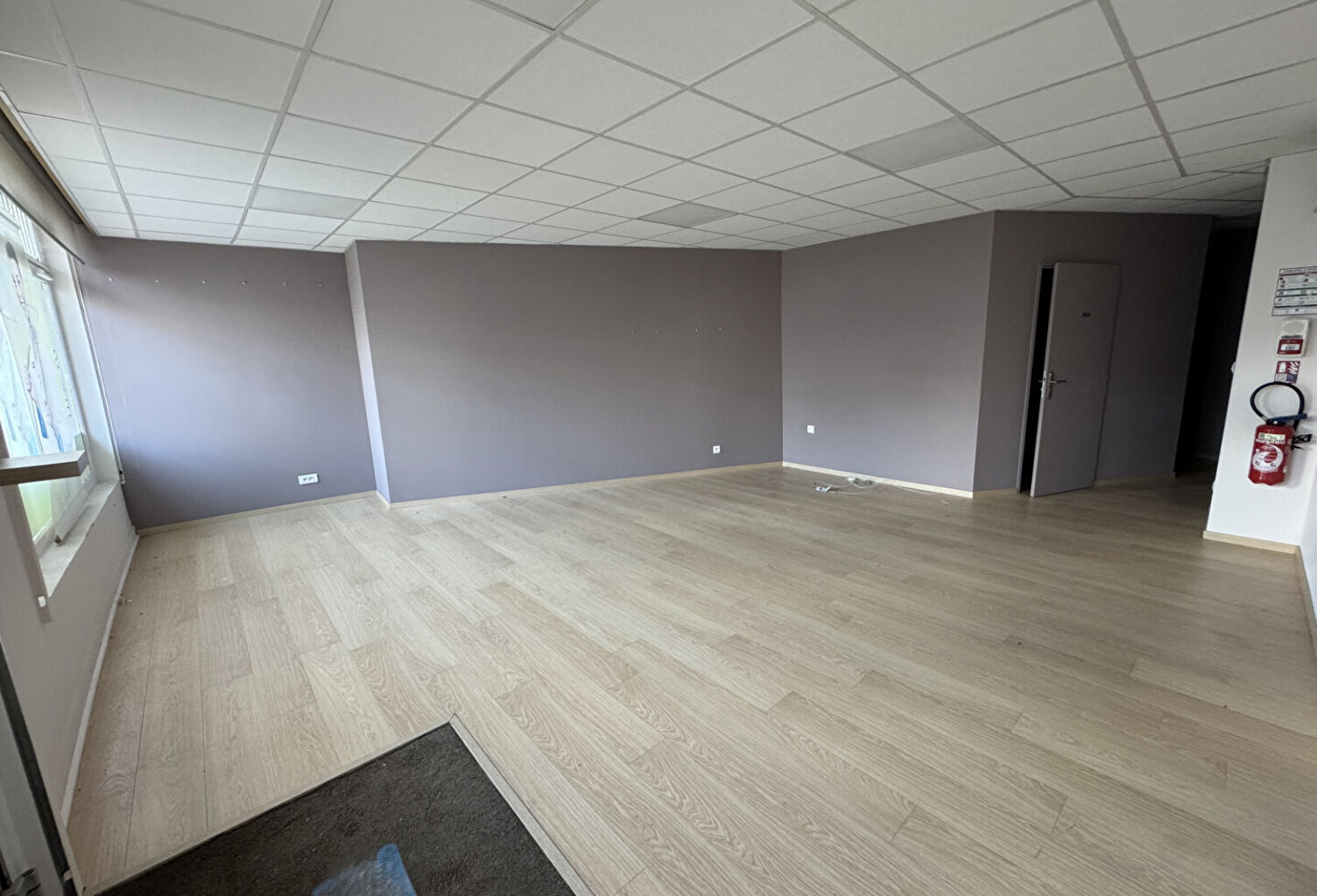 Local commercial de 64 m² Ruelle-sur-Touvre — photo 1
