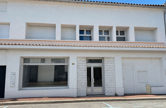 Local commercial de 64 m² Ruelle-sur-Touvre — photo 2