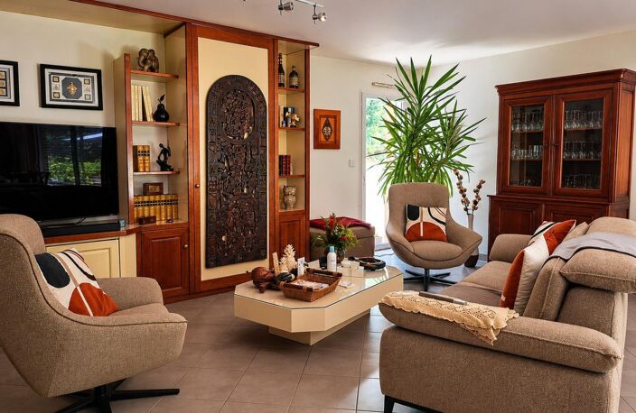 Maison de plain pied ,clé en main avec joli jardin arboré — photo 2
