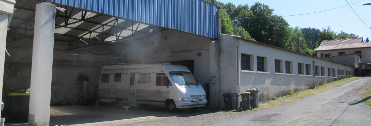 Immeuble  210 m² à vendre à La Monnerie-le-Montel (63650)