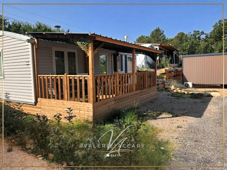 Rocbaron: Terrain de 143 m² avec mobil-home de 35 m², 2 chambres, terrasse...dans une résidence sécurisée avec piscine. — photo 1