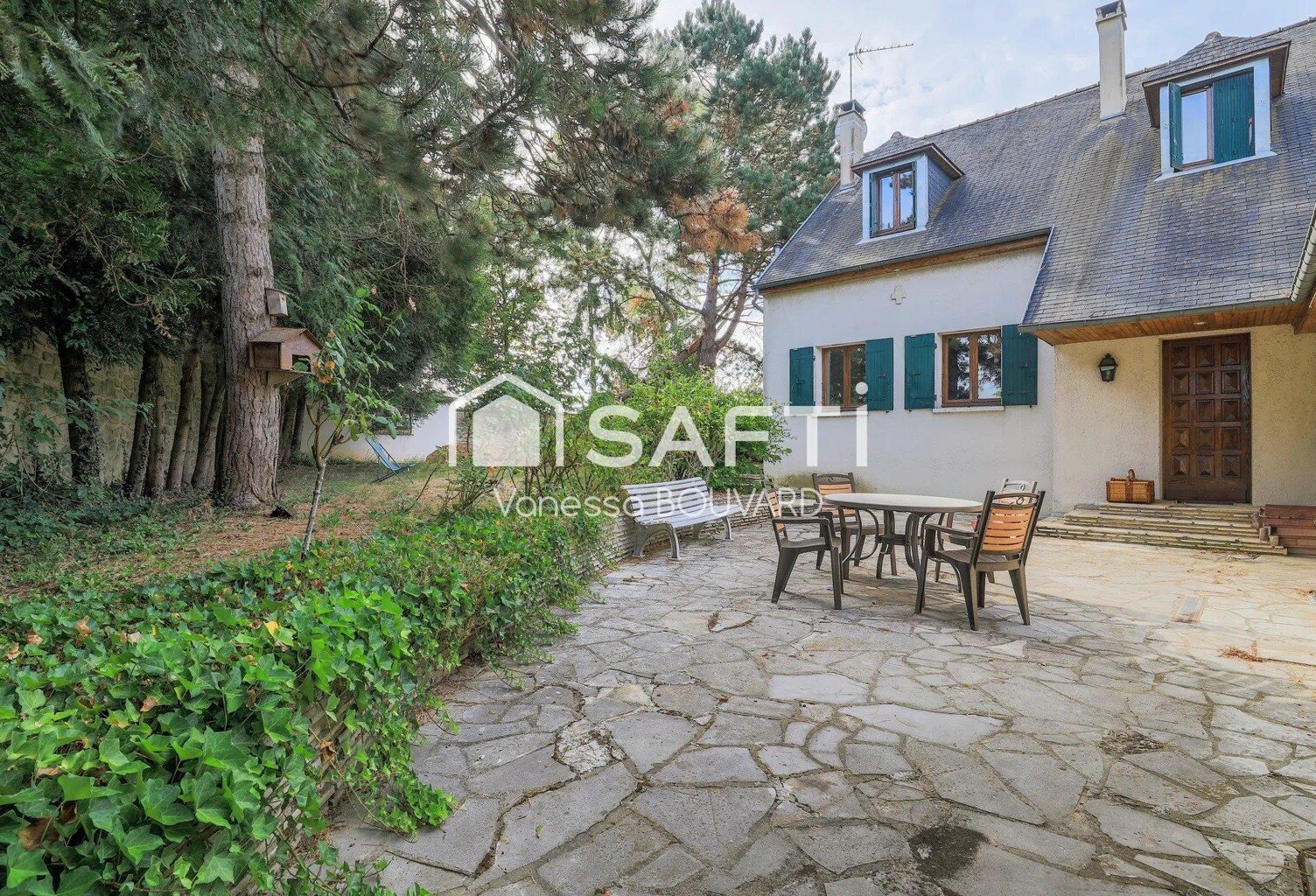 Maison de caractère de 200 m² avec piscine — photo 1