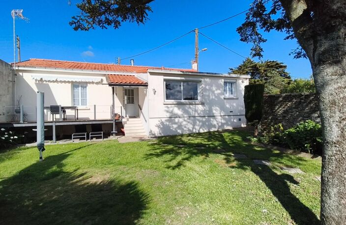 Maison avec jardin, dépendance et parking — photo 2