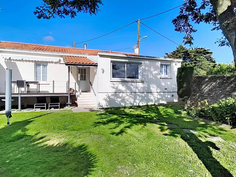 Maison avec jardin, dépendance et parking — photo 1
