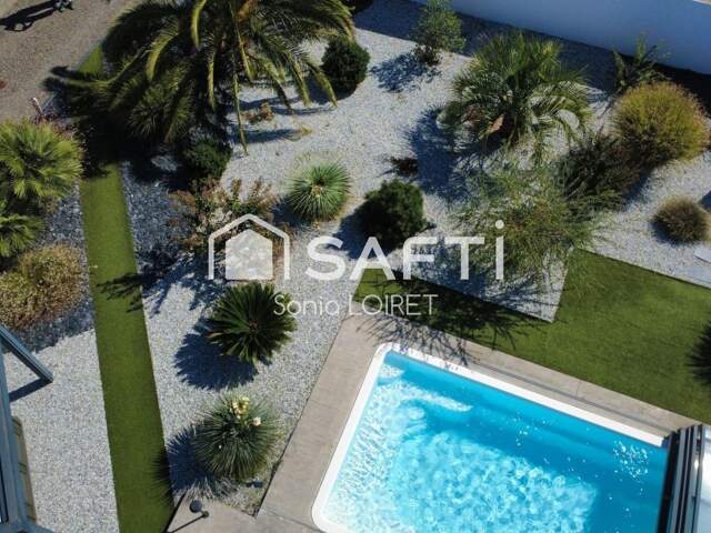 Maison familiale avec piscine — photo du bien