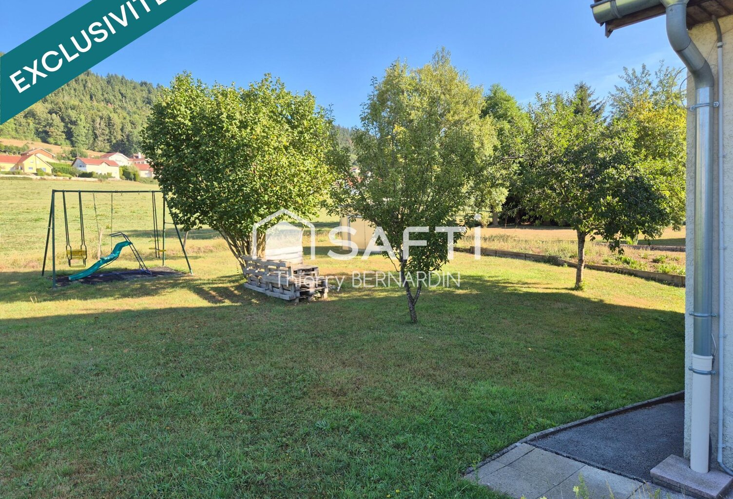 Très belle maison avec 5 chambres et terrain plat. — photo 1