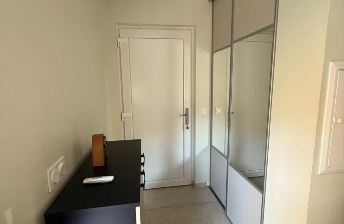 Cadre paisible, grande terrasse en L, appartement moderne — photo 3