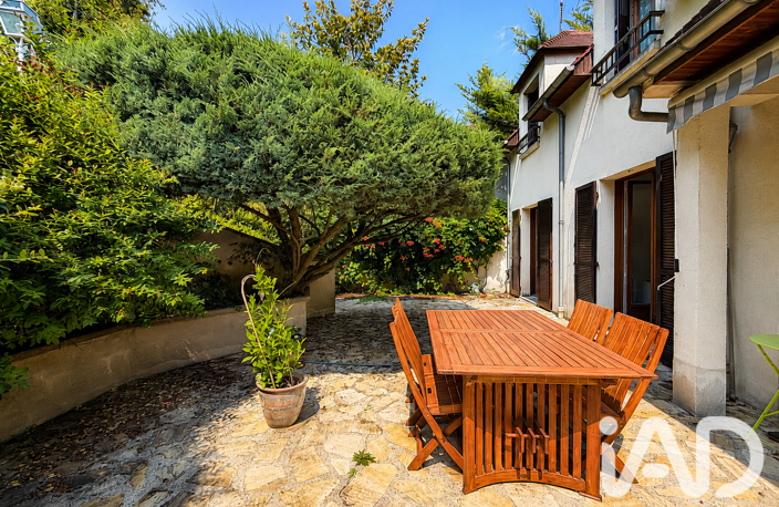 Vente Maison/villa 8 pièces — photo 2