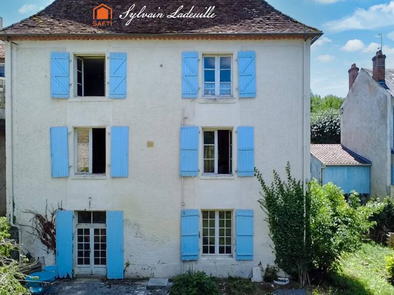 Coup de cœur au Bugue : bâtisse de 330 m² avec jardin ! — photo 1