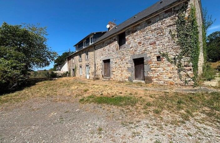 Maison en pierres à renover, beau vomule — photo 2