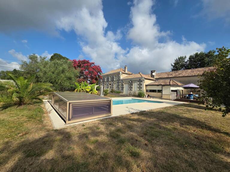 Maison atypique, secteur calme, piscine — photo 1