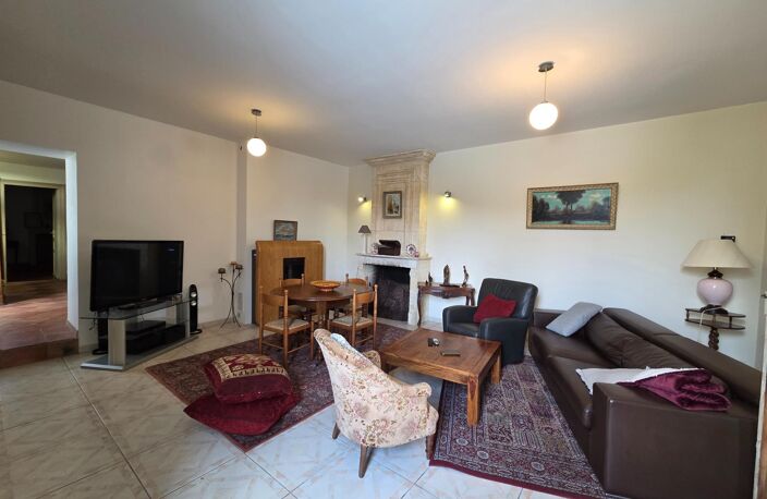 Maison atypique, secteur calme, piscine — photo 3