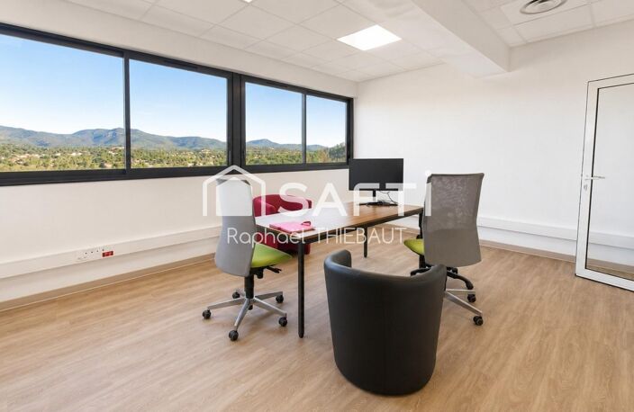 Bureaux 100 m²  Emplacement stratégique — photo 3
