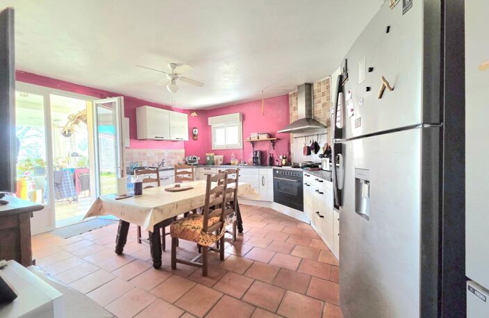 Maison en pierre de 296 m²  AUTONOMIE ÉNERGÉTIQUE — photo 4